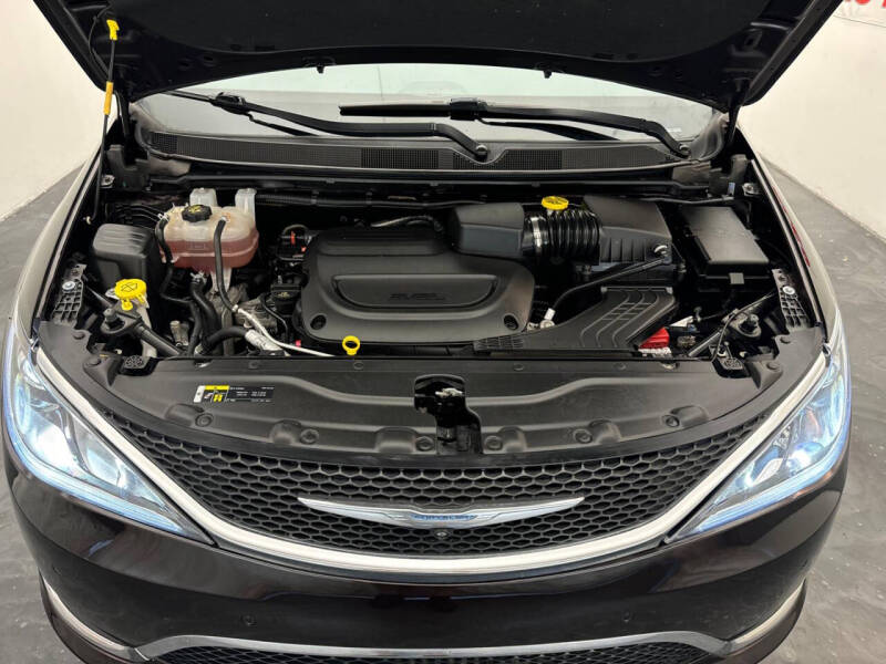 2019 Chrysler Pacifica Limited 35th Anniversary
