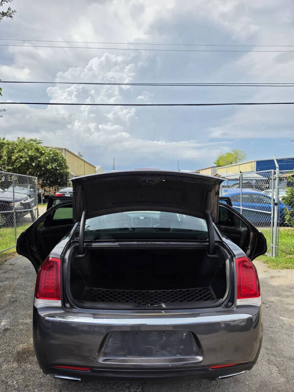 2016 Chrysler 300 C