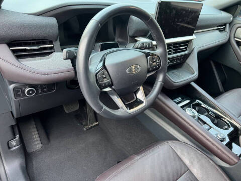 2025 Ford Explorer Platinum