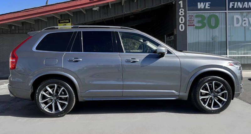 2016 Volvo XC90 Momentum photo 6