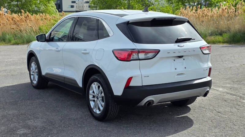 2020 Ford Escape SE