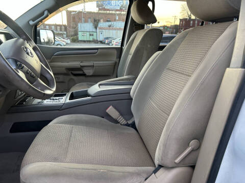 2014 Nissan Armada SV