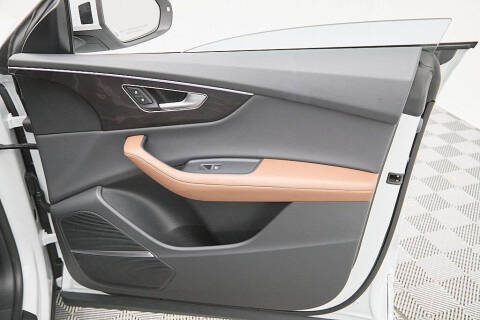 2023 Audi Q8 quattro Premium Plus 55 TFSI