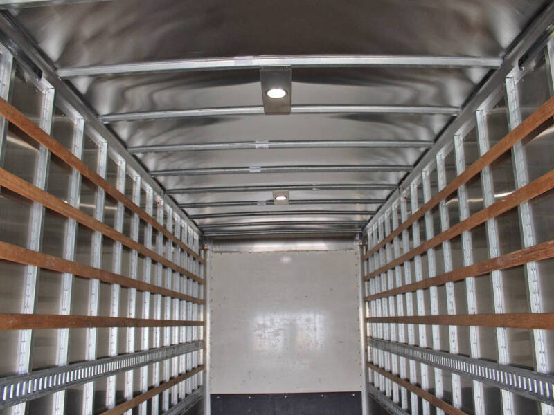 2024 Freightliner M2 106