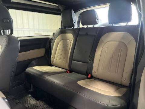 2022 Land Rover Defender 90 X-Dynamic SE