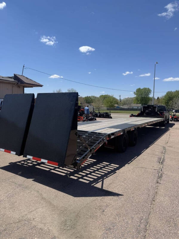 2026 MAXX-D 102" x 40' LDX Flatbed