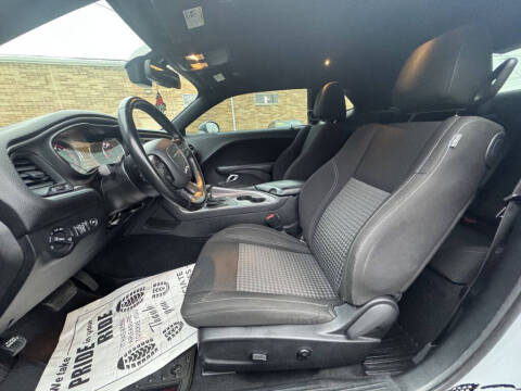 2021 Dodge Challenger SXT