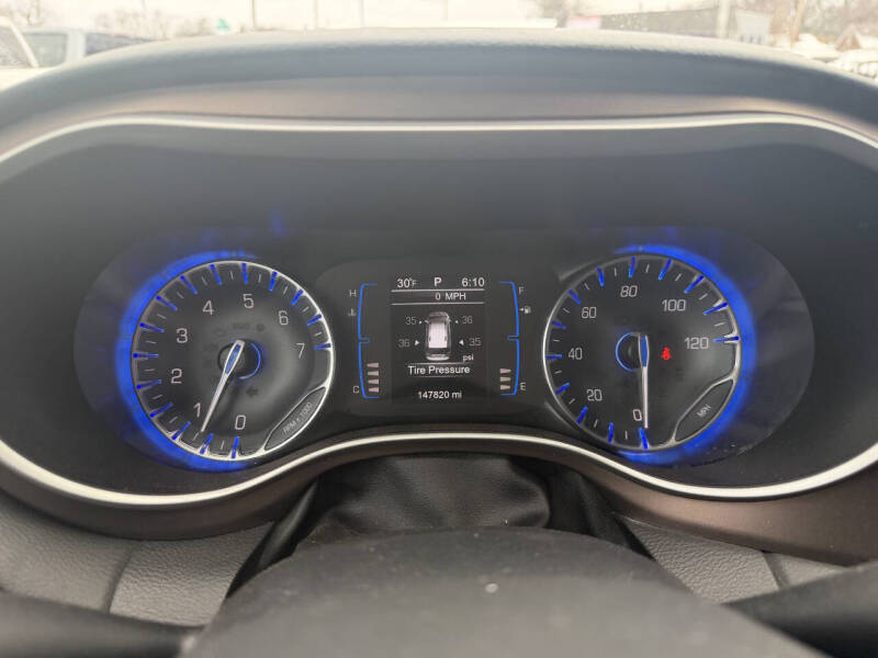 2017 Chrysler Pacifica Touring-L