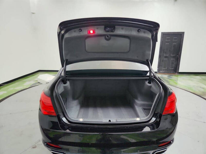 2012 BMW 7 Series 740i