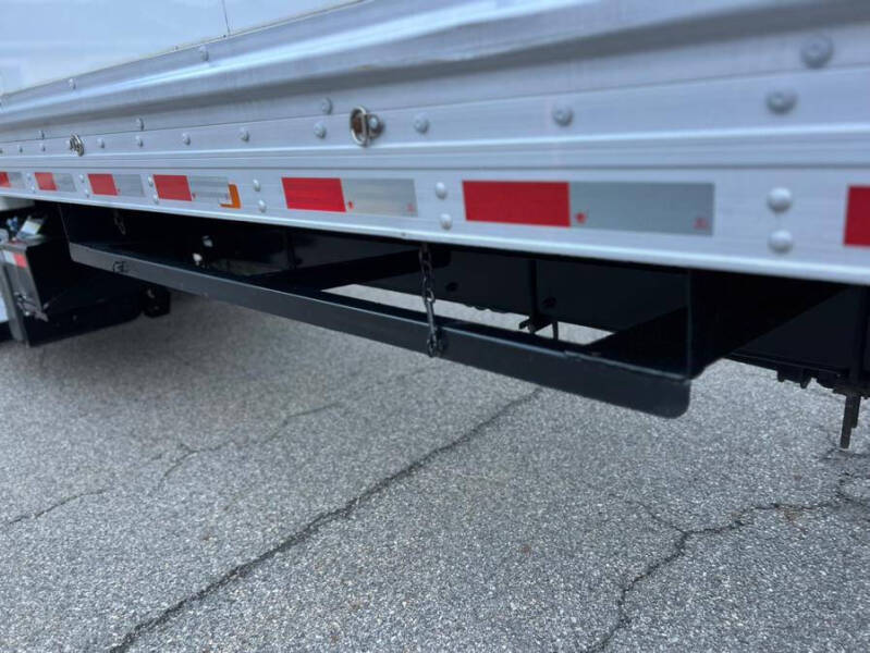 2020 Freightliner M2 106