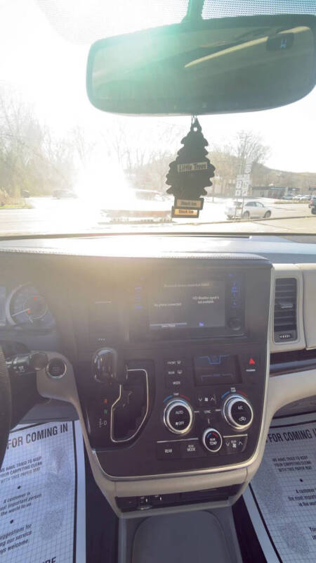 2015 Toyota Sienna