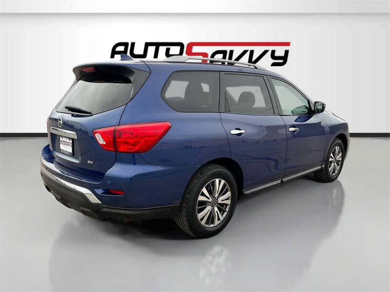 2020 Nissan Pathfinder SV