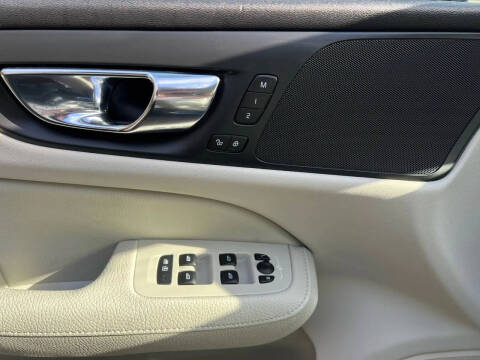 2021 Volvo S60 T5 Momentum