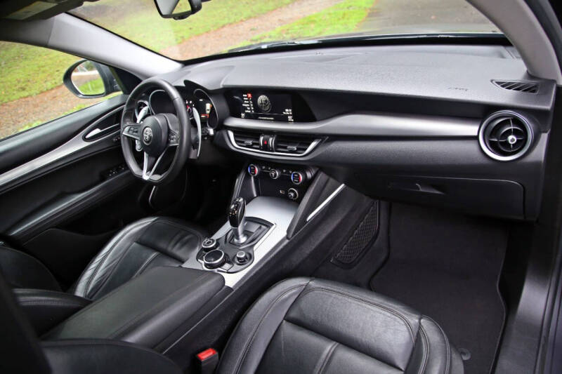 2018 Alfa Romeo Stelvio Sport