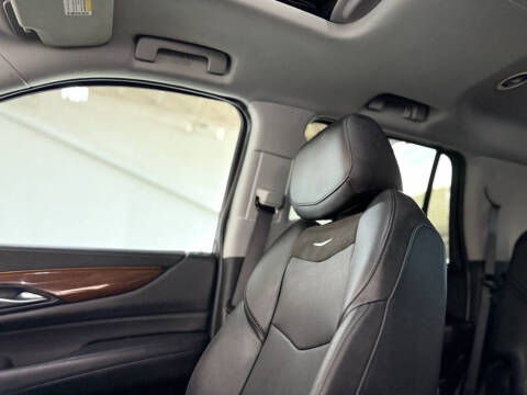 2019 Cadillac Escalade Luxury