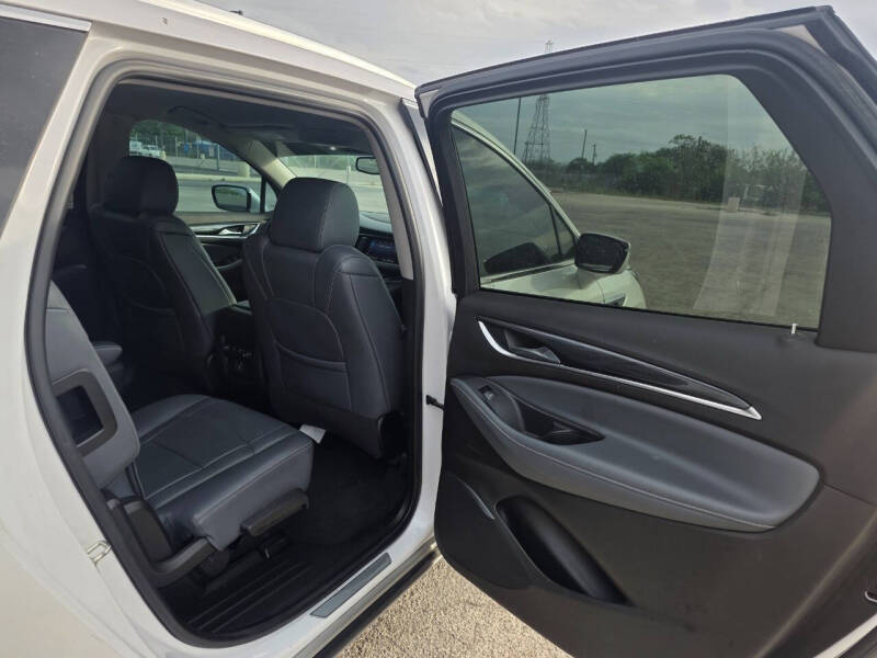 2021 Buick Enclave Essence