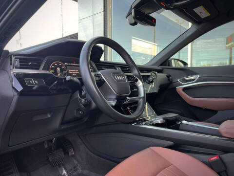 2023 Audi e-tron quattro Premium Plus