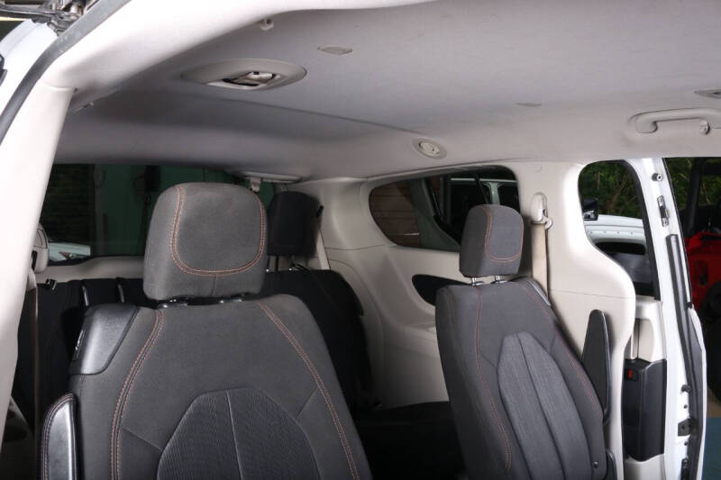 2017 Chrysler Pacifica LX