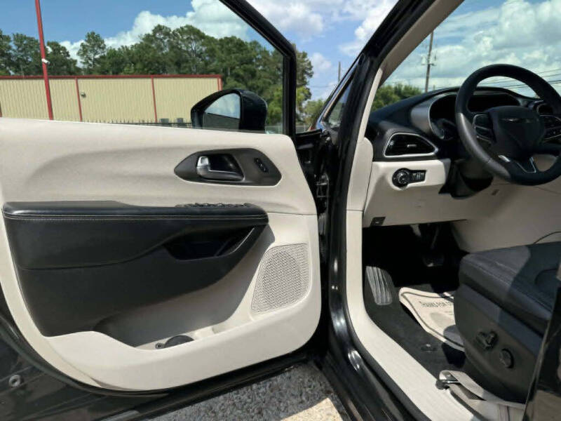 2022 Chrysler Pacifica Touring L