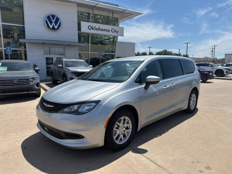 2023 Chrysler Voyager