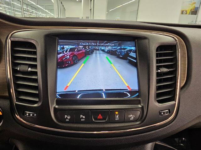 2015 Chrysler 200 C