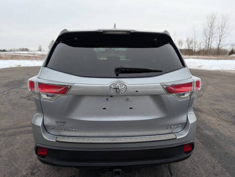 2016 Toyota Highlander LE