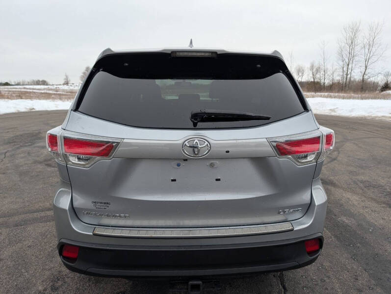2016 Toyota Highlander LE