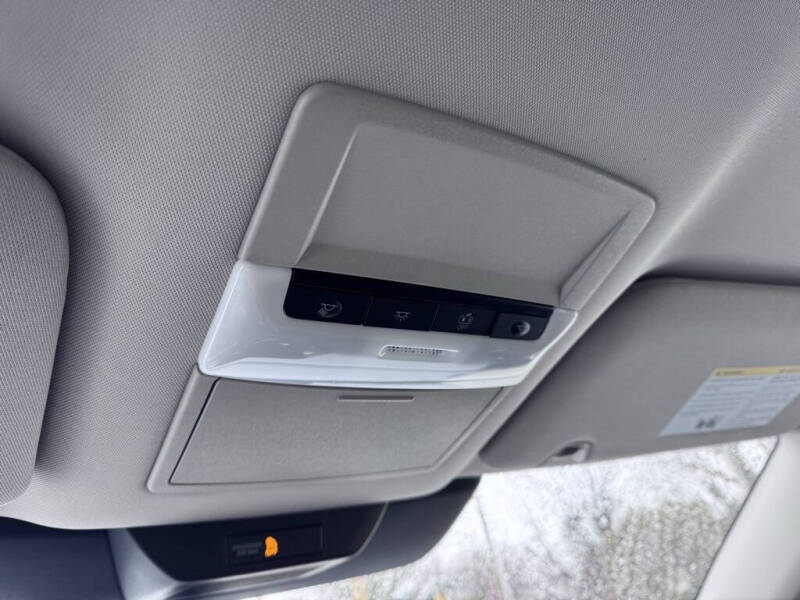 2025 Nissan Pathfinder S