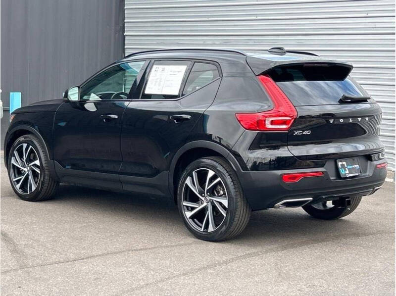 2020 Volvo XC40 T5 R-Design
