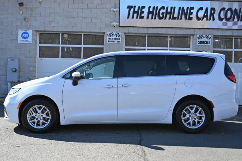 2023 Chrysler Pacifica Touring L