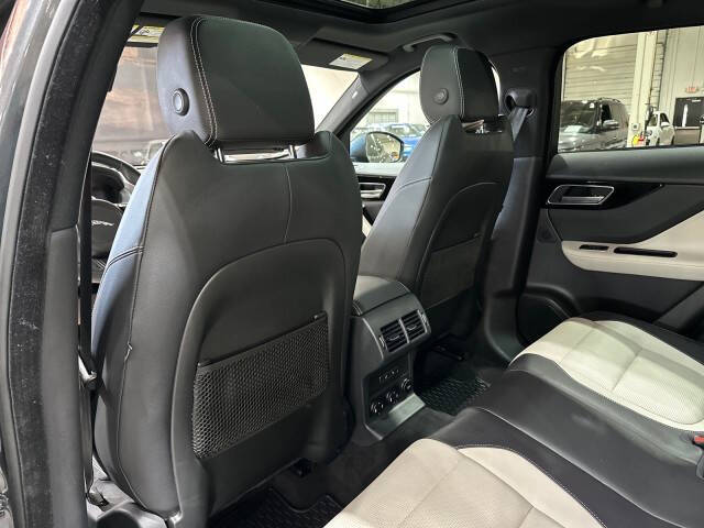 2017 Jaguar F-PACE 35t R-Sport