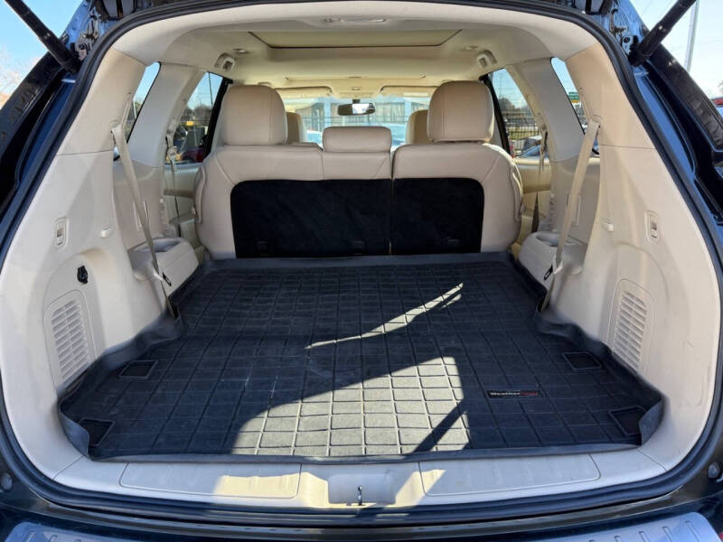 2017 Nissan Pathfinder SL