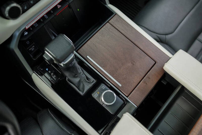 2024 Toyota Sequoia Capstone