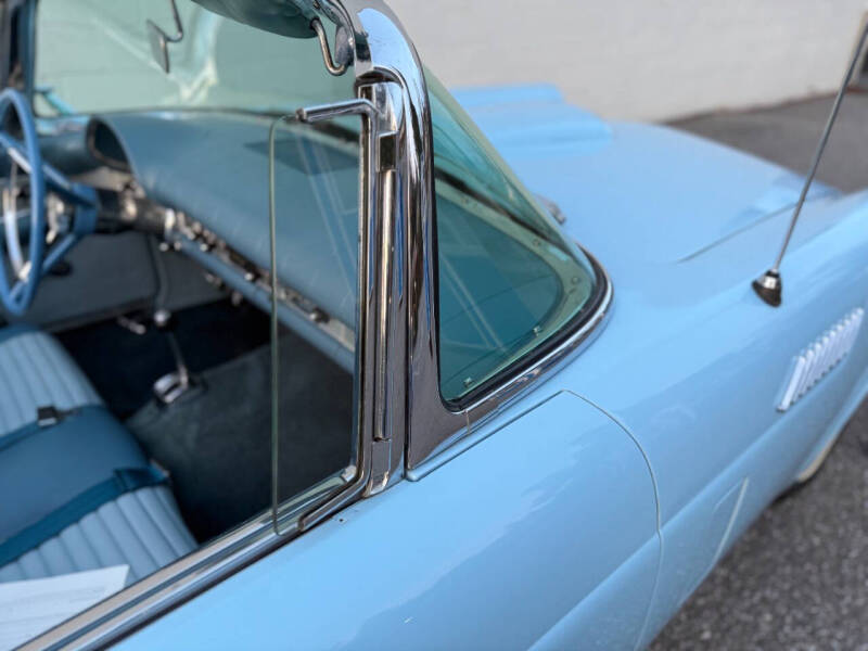 1957 Ford Thunderbird