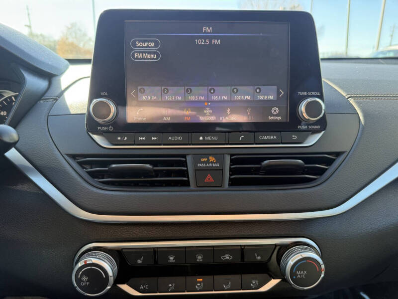 2022 Nissan Altima 2.5 SV