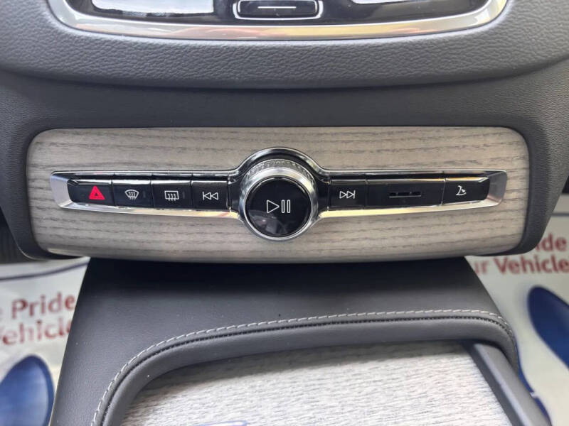 2024 Volvo XC90 B6 Ultimate Bright Theme 7P