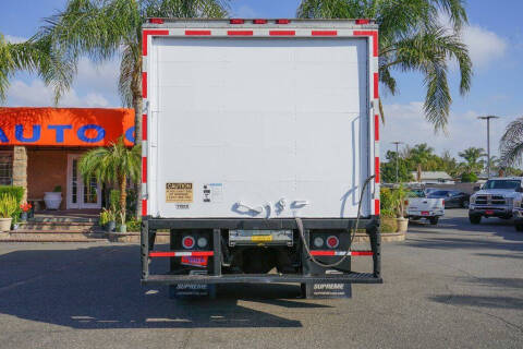 2013 Freightliner M2 106