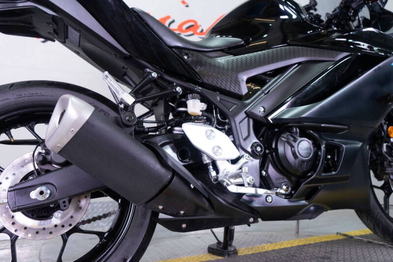 2023 Yamaha YZF-R3 ABS