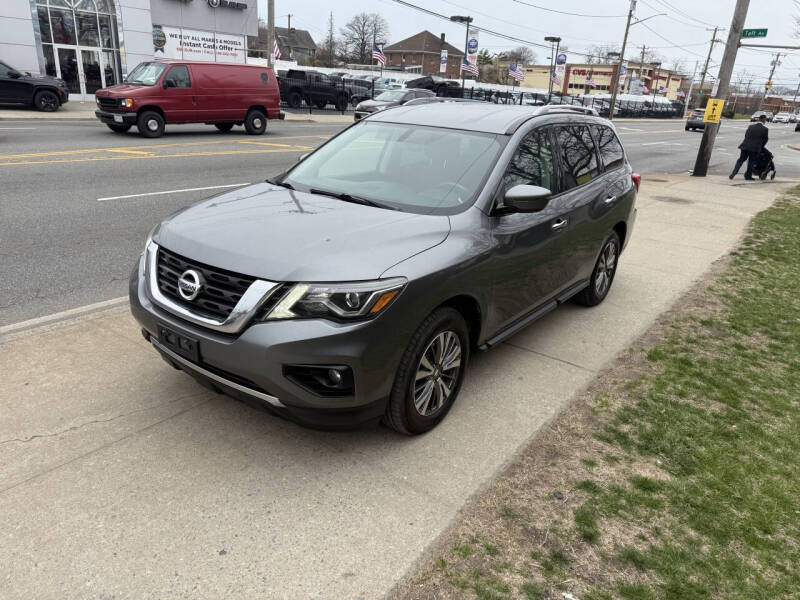 2020 Nissan Pathfinder SV