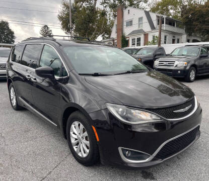 2017 Chrysler Pacifica Touring-L