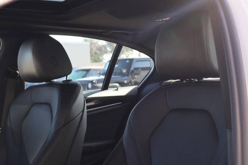 2019 BMW 5 Series 530i