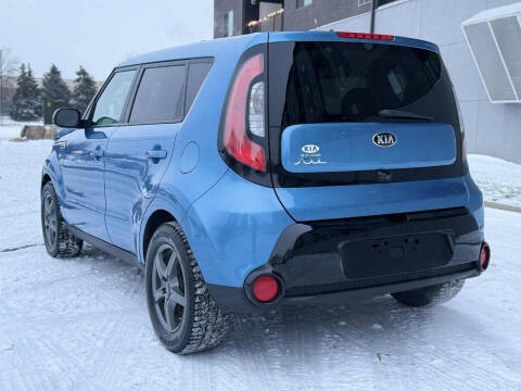 2016 Kia Soul +
