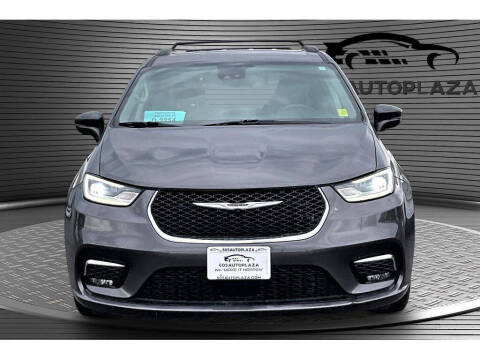 2022 Chrysler Pacifica Touring L