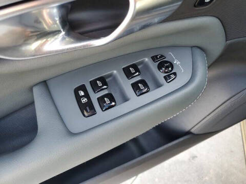 2023 Volvo XC90 B6 Ultimate Bright Theme 7P