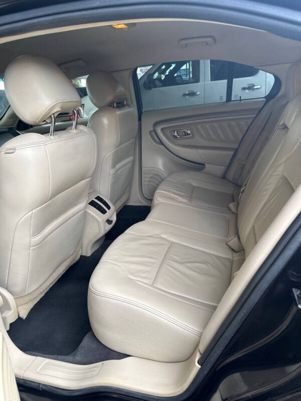 2019 Ford Taurus SEL