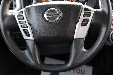 2017 Nissan Titan SV