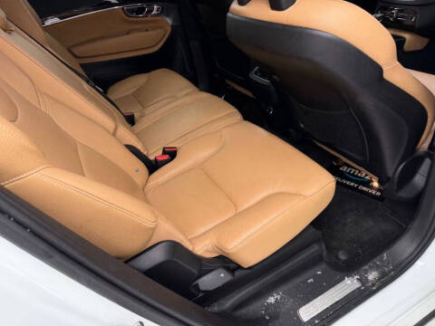 2018 Volvo XC90 T6 Momentum