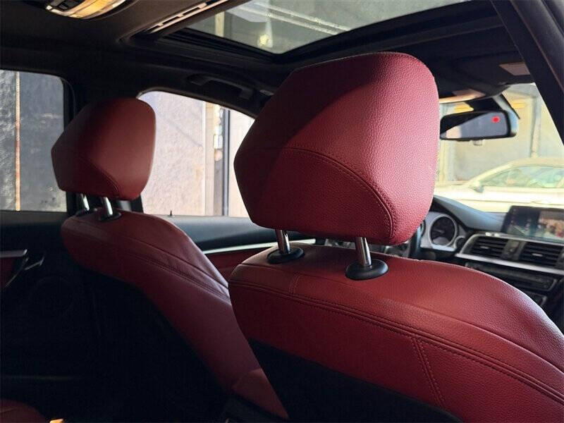 2018 BMW 3 Series 330i