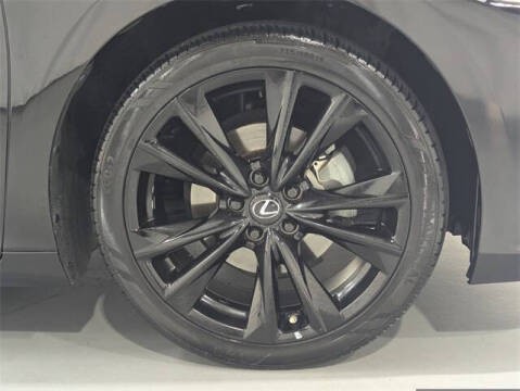 2023 Lexus ES 350 F SPORT Handling