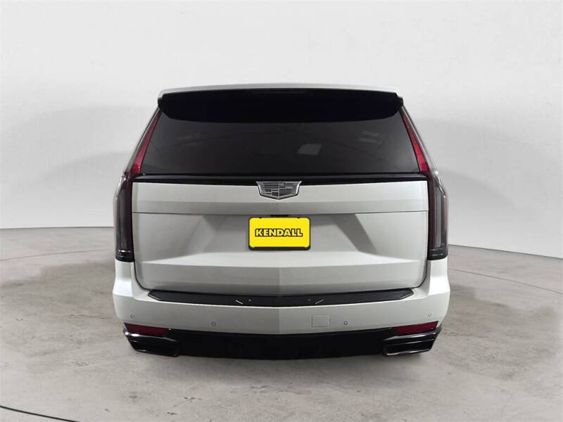 2023 Cadillac Escalade Sport